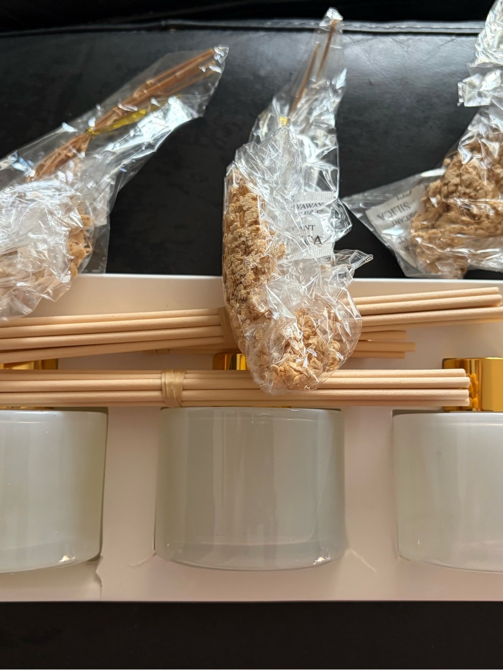 3 Reed Diffusers NWOT - Picture 4 of 5